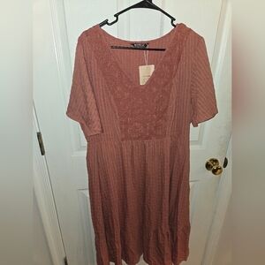 Bloomchic Women's 14/16  Mauve Embroidered Dress. New